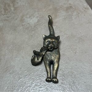 Vintage JJ Jonette Cat Holding Dangling Kitten  Toned Brooch Dangle Pin